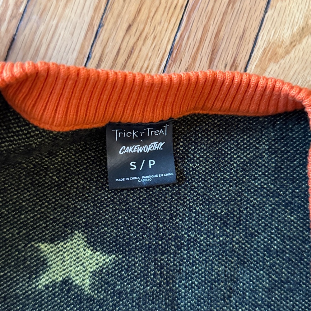 Trick r Treat Cakeworthy Cardigan - Picture 3 of 3